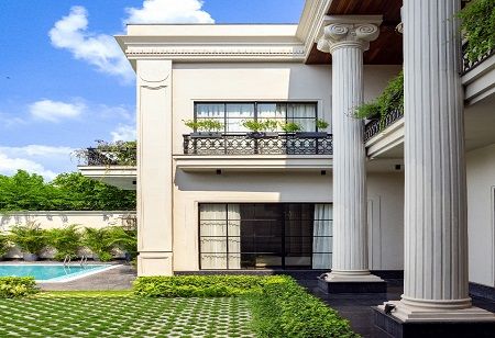 This New Delhi farmhouse is a neoclassical rendezvous that expresses magnificence & grandeur - The Palladio by KVIRAAJ